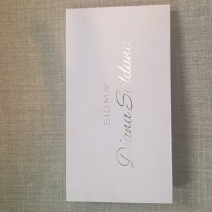 Eyeshadow palette (gently used)